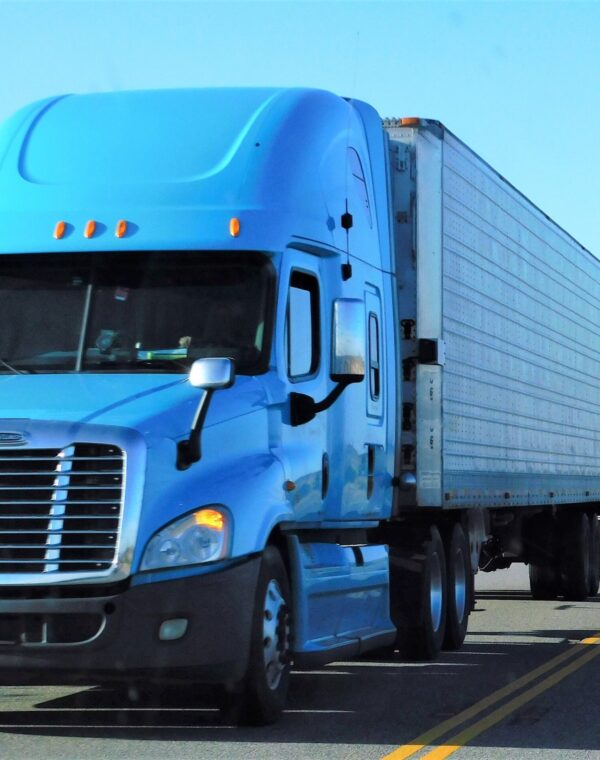 trucking-bright-blue-big-rig-2025-02-21-06-18-59-utc trucking-bright-blue-big-rig-2025-02-21-06-18-59-utc